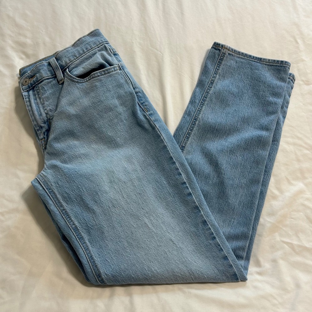 Old Navy Mid-Rise Wow Boyfriend Jeans Light Wash Blue Denim Size 4